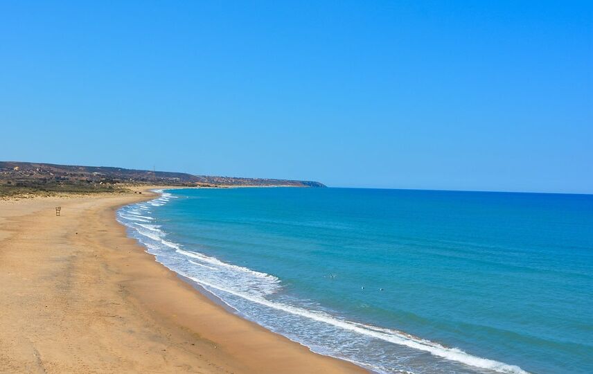 plage-boucheghal